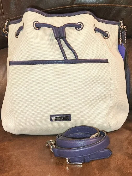 Coach - Picture 3 of 15